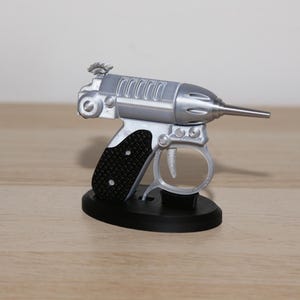 Thunder Cricket - Noisy cricket Inspired - Men in black cosplay Fan made Prop