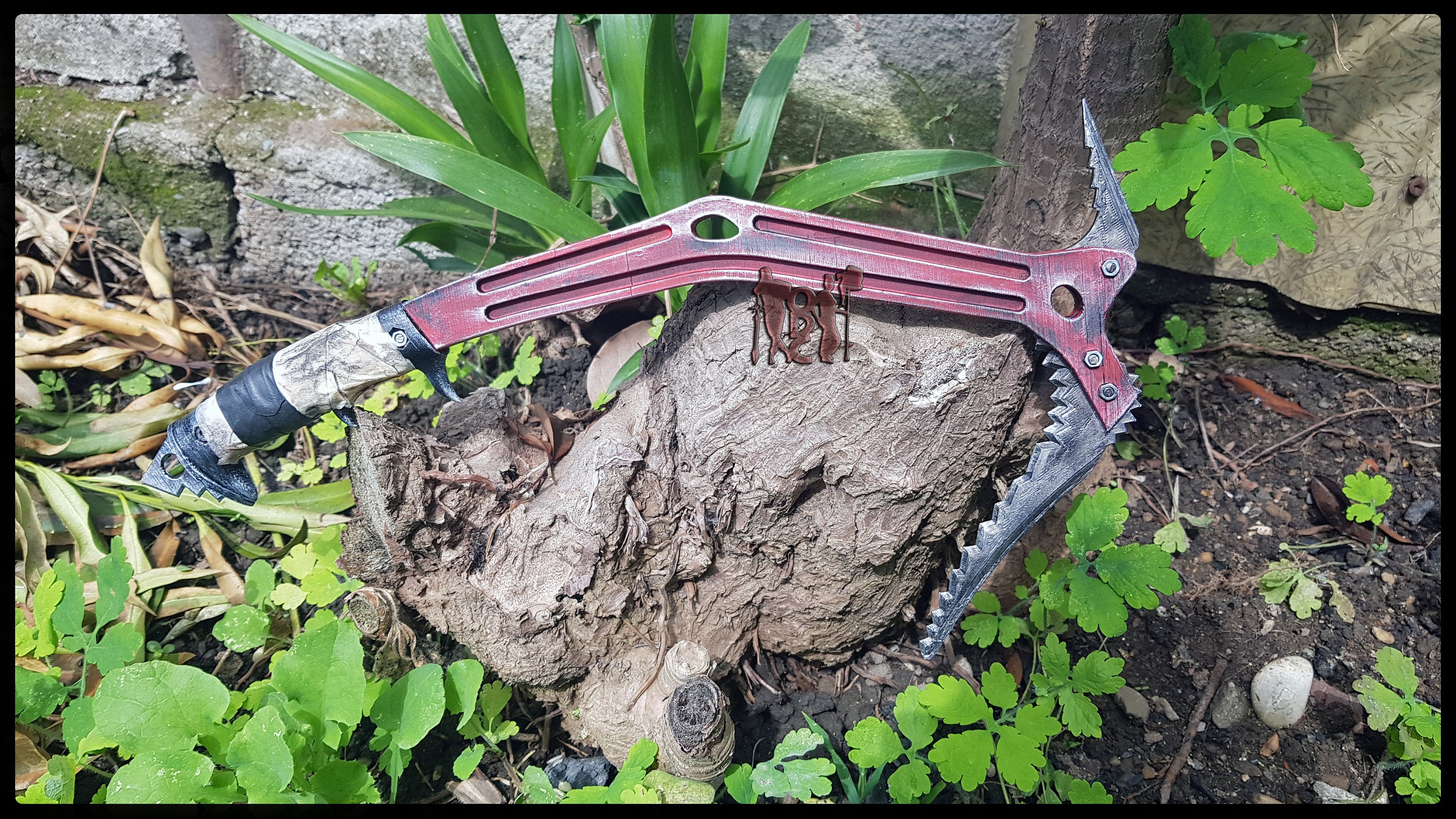 Tomb Raider - Lara Croft - Ice Pickaxe cosplay - fan made prop ice pickaxe