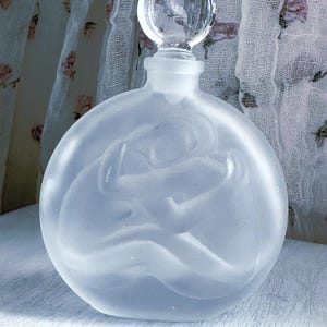 ハンドメイド　クリスタル　カットガラス　香水入れ クリスタルカットガラスヴィンテージ香水瓶 - Etsy 日本