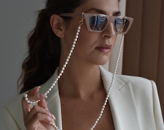Pearl Glasses Chain-sunglass Strap in Gold With 