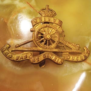 WW1 Royal Artillery Regiment Cap Badge original