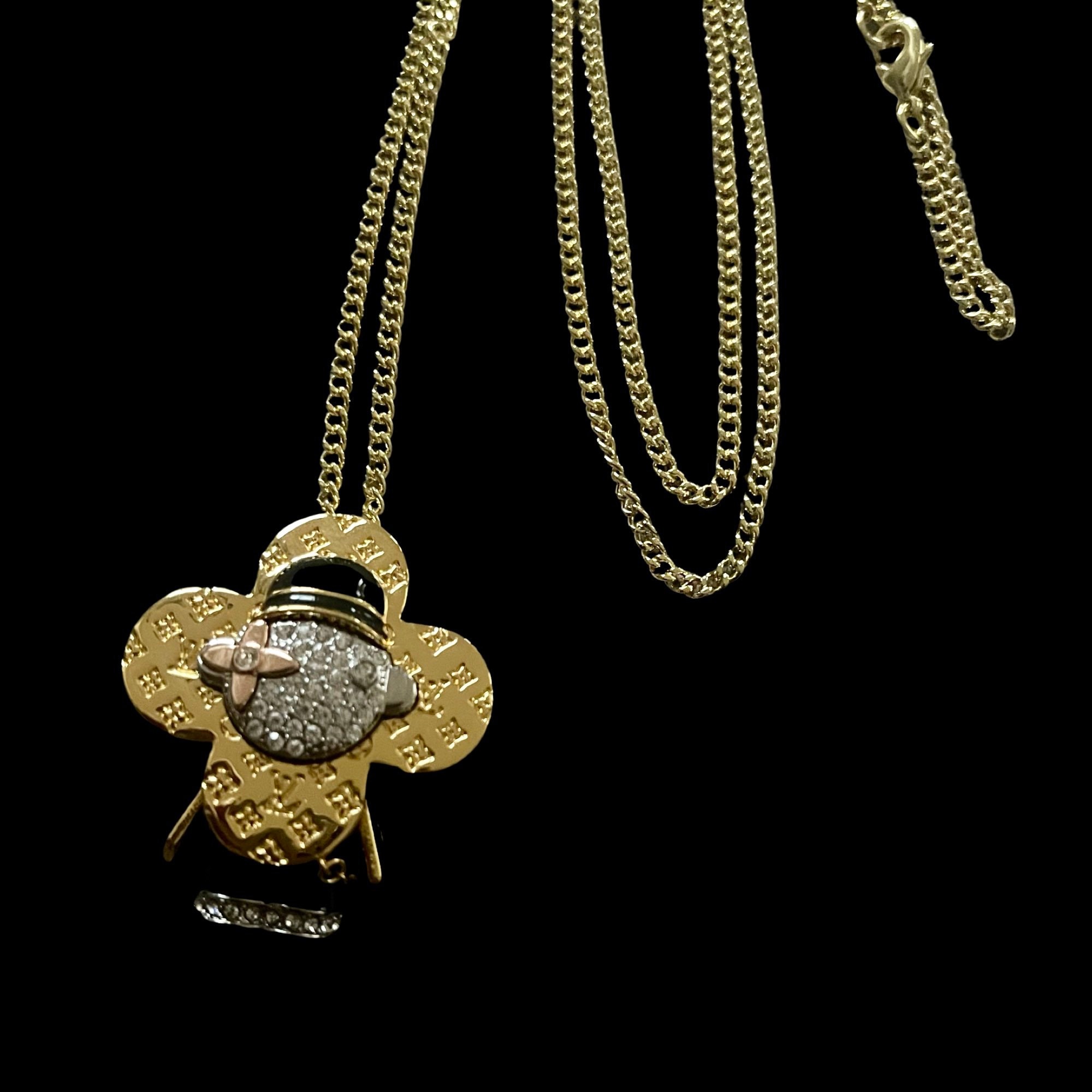 Classic Louis Vuitton Vivienne Flower Gold Crystals Pendant 