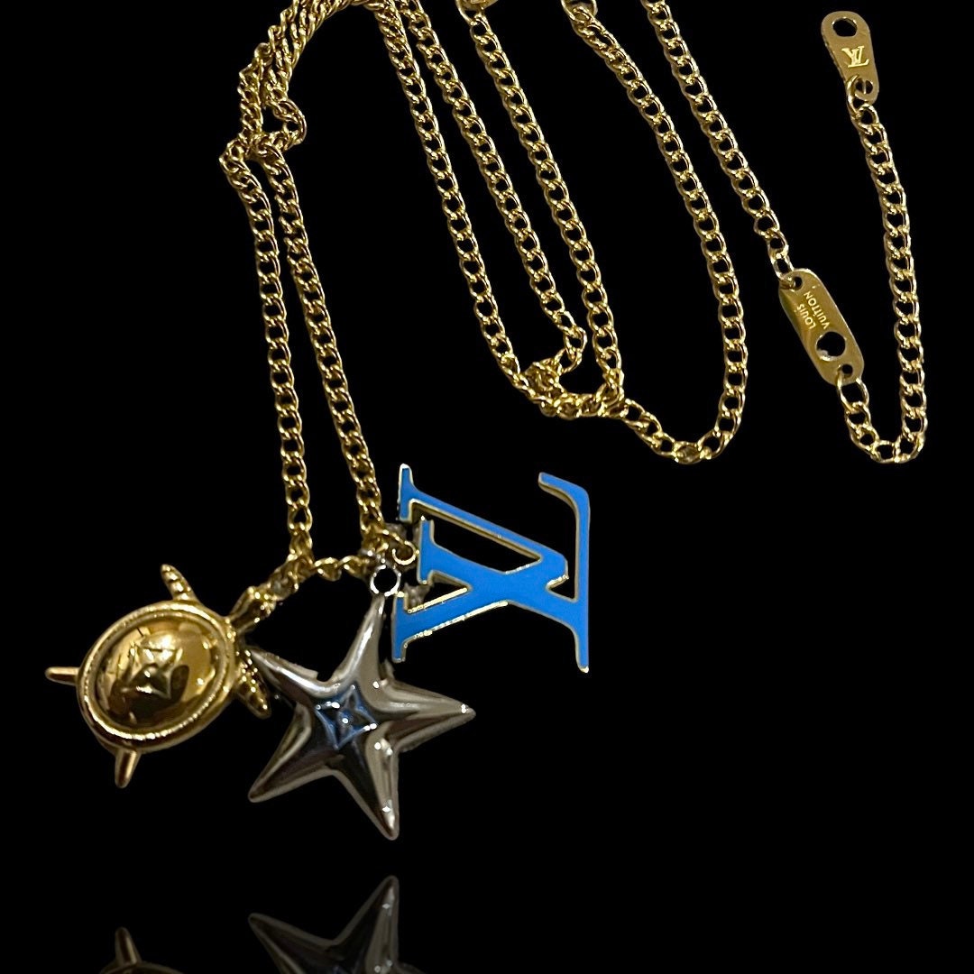 LOUIS VUITTON STAR LOGO NECKLACE