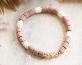 Armband mit Herz / Freundschaftsarmband / Glücksbringer / Geschenk Perlenarmband Minimalistisch Polymer Perlen Heishi Gold Boho Peach Weiß