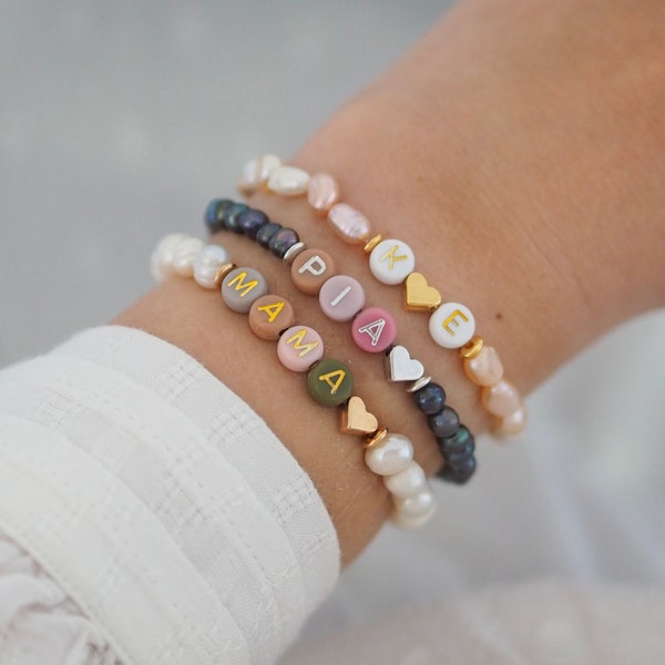 Pulsera de nombre inicial personalizada perlas de agua dulce perlas de concha pulsera de perlas cuentas de letras personalizables colorido regalo de corazón de oro