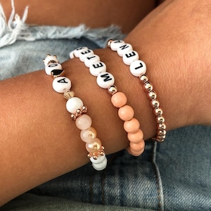 Customizable name bracelet / named bracelet individual personalized pearl bracelet glass beads women's beige white rose gold heart gift image 1