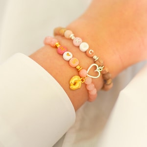 Pulsera con nombre y inicial personalizada, cuentas de piedra natural, pulsera de perlas de jade, cuentas de letras personalizables, corazón dorado colorido, regalo para pies