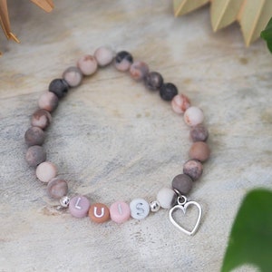 Pulsera personalizada iniciales nombre, cuentas de jaspe howlita piedra natural mármol, regalo plata gris rosa amor amistad corazón
