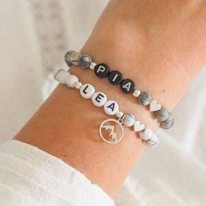Armband personalisiert Initialen Name, Marmor Naturstein Howlith Jaspis Perlen, Weiß Grau Silber Edelstahl Filigran Berge Mountains Wandern