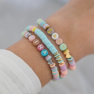 Praliné bijoux Bracelet personnalisé doré coloré prénom lettres initiales perles coeur personnalisable, cadeau maman perles Katsuki Heishi image 2