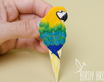 Macaw parrot brooch Tropical parrot pin Polymer clay parrot brooch pin Macaw badge Polymer clay bird Animal brooch jewelry Green yellow bird