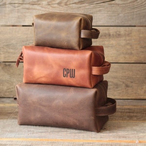 Personalized leather dopp kit, mens leather toiletry bag, mens dopp kit, mens toiletry bag
