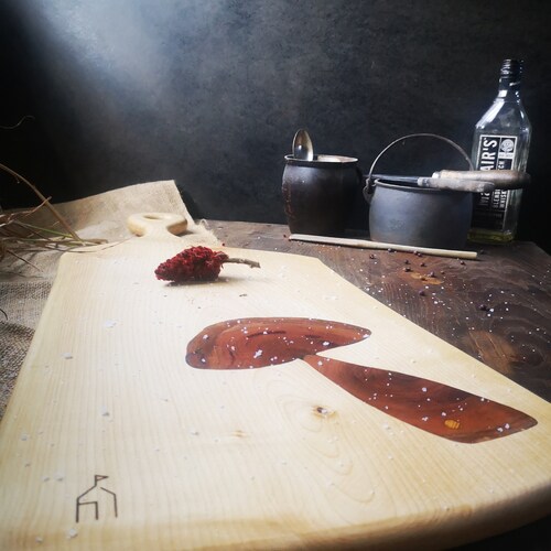 Cutting Serving Wood shops from Maple and Cherry Inlay