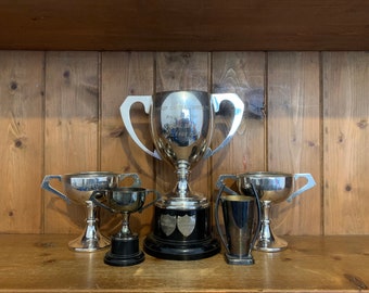 Vintage Sammlung von 5 Silberplatten sportliche Trophäen, Trophäe, Trophäen, Sportartikel, Sport, Tassen, Medaillen