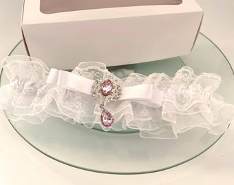 Strumpfband weiß mit Kristall Brosche, handgefertigtes Brautstrumpfband, romantisches Hochzeitsaccessoire
