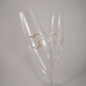 Wedding  flutes with crystal hearts, Wedding glasses champagne rhinestones,  Set of 2 toasting, Champagne glasses, Gift for wedding
