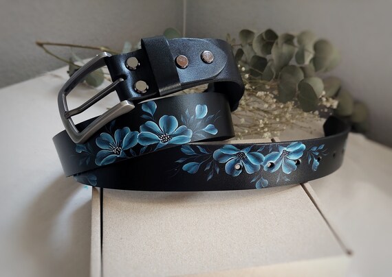 Elegant Black Floral Embellished Belt 100%Leather.Handmade. WOMENS BLACK Rose EMBROIDERED Western Cowgirl Cowboy Leather  main image 4