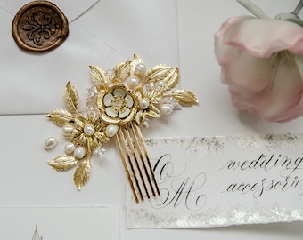 Pearl Wedding Comb Gold, Wedding accessories, Large Wedding Hair Comb, Handmade Wedding Comb, Pearl Bridal Comb, Bridal haircomb, Bridesmaid