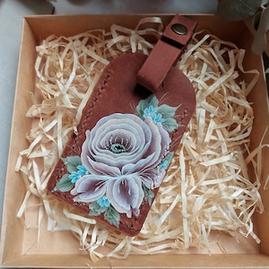 Brown leather luggage tag, Custom luggage tag, Leather gift for her, travel gift, Mom gift from daughter, Christmas gift, Sister gift
