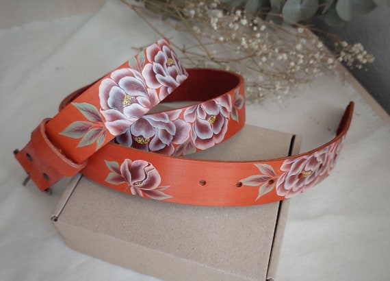 Women\'s Leather Belt Floral design Western Tooled Brown Leather Belt with White Floral Design  main image 4