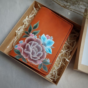 Leren oranje paspoorthoes voor vrouwen, lederen cadeau-idee, leren reiscadeau, gepersonaliseerd leren cadeau, leren cadeau voor haar