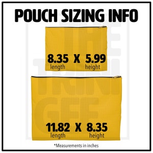 Pode incluir: Duas bolsas amarelas com z&iacute;peres pretos s&atilde;o exibidas, mostrando informa&ccedil;&otilde;es sobre o tamanho. A bolsa menor mede 21,2 cm de comprimento e 15,2 cm de altura. A bolsa maior tem 30 cm de comprimento e 21,2 cm de altura. O texto na parte superior diz "POUCH SIZING INFO."