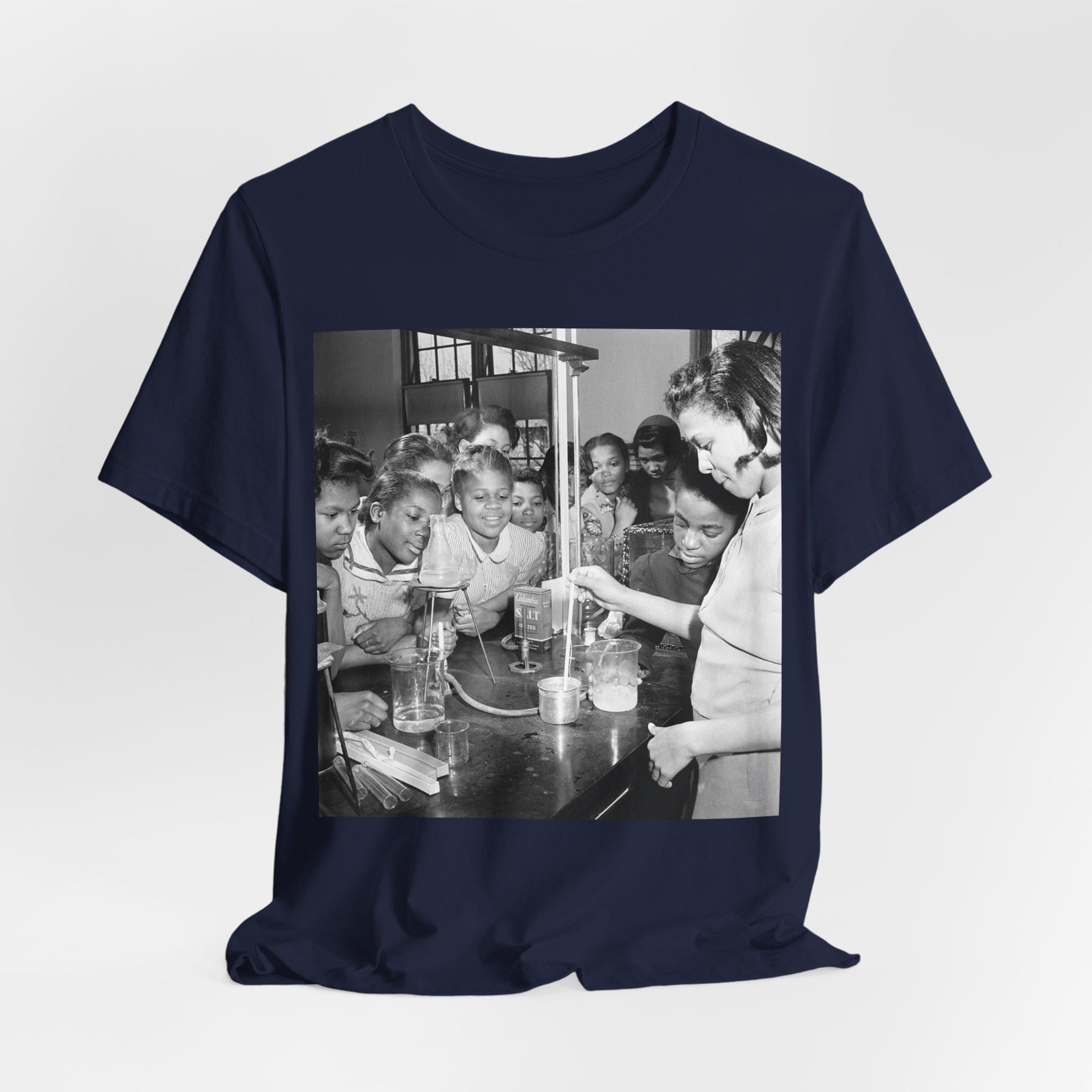 ブラック・ガールズ・ドゥ・サイエンスTシャツ：1948年製ヴィンテージ 