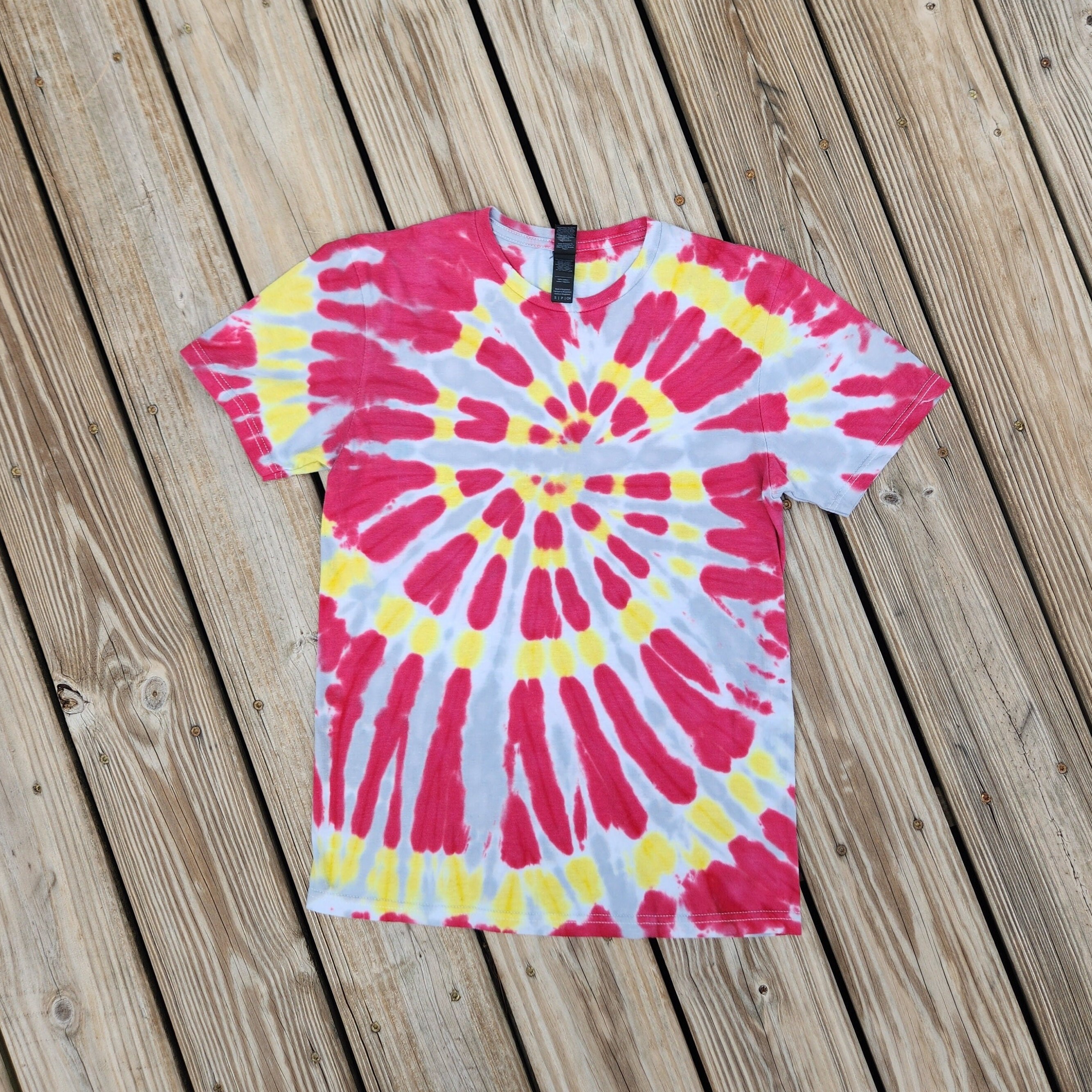 Unisex SMALL; Super Soft T-shirt; University of Maryland Colors 