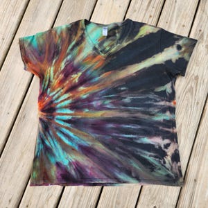 2XL Womens V-neck T-shirt;Reverse Dye; NO BLEACH&#39;; Size 2XL; 100% Cotton; Side Sunburst Design; Tie Dye; Hand Dyed