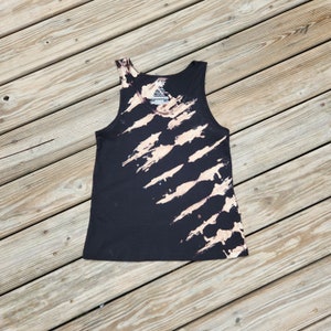 Damen KLEIN 100% Baumwolle; Tanktop mit Rundhalsausschnitt; Rückfärbung; Krawattenfarbe; Handgefärbt; Eisfärbung;