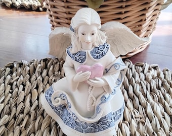 Sarah's Angels 天使の置物 2009年製 Resin Angel Figurine: Sarah's Angel Collectible - Love or