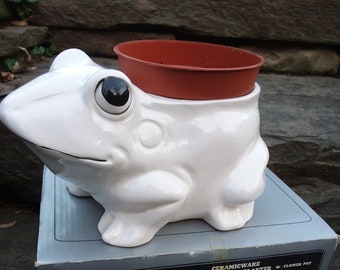 Vintage Ceramic White Frog Planter or Gift Box from Apex Ceramicware,  Taiwan