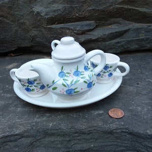 vintage Child’s Blue Floral Tea Set Complete, Porcelaine