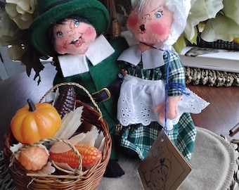 Vintage Annalee Mobilitee Pilgrim Boy & Girl With Basket of Fall Harvest, 1991