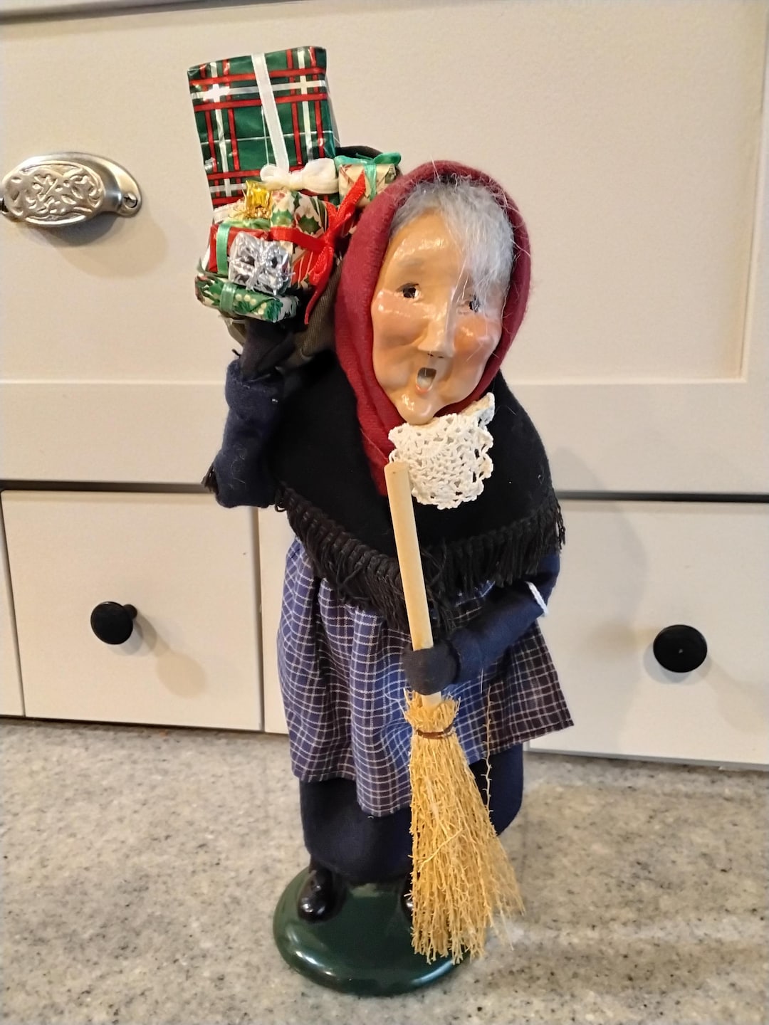 Decoratng Wth The Byers' Choce Caroler® Fgurnes By Carol Rayburn