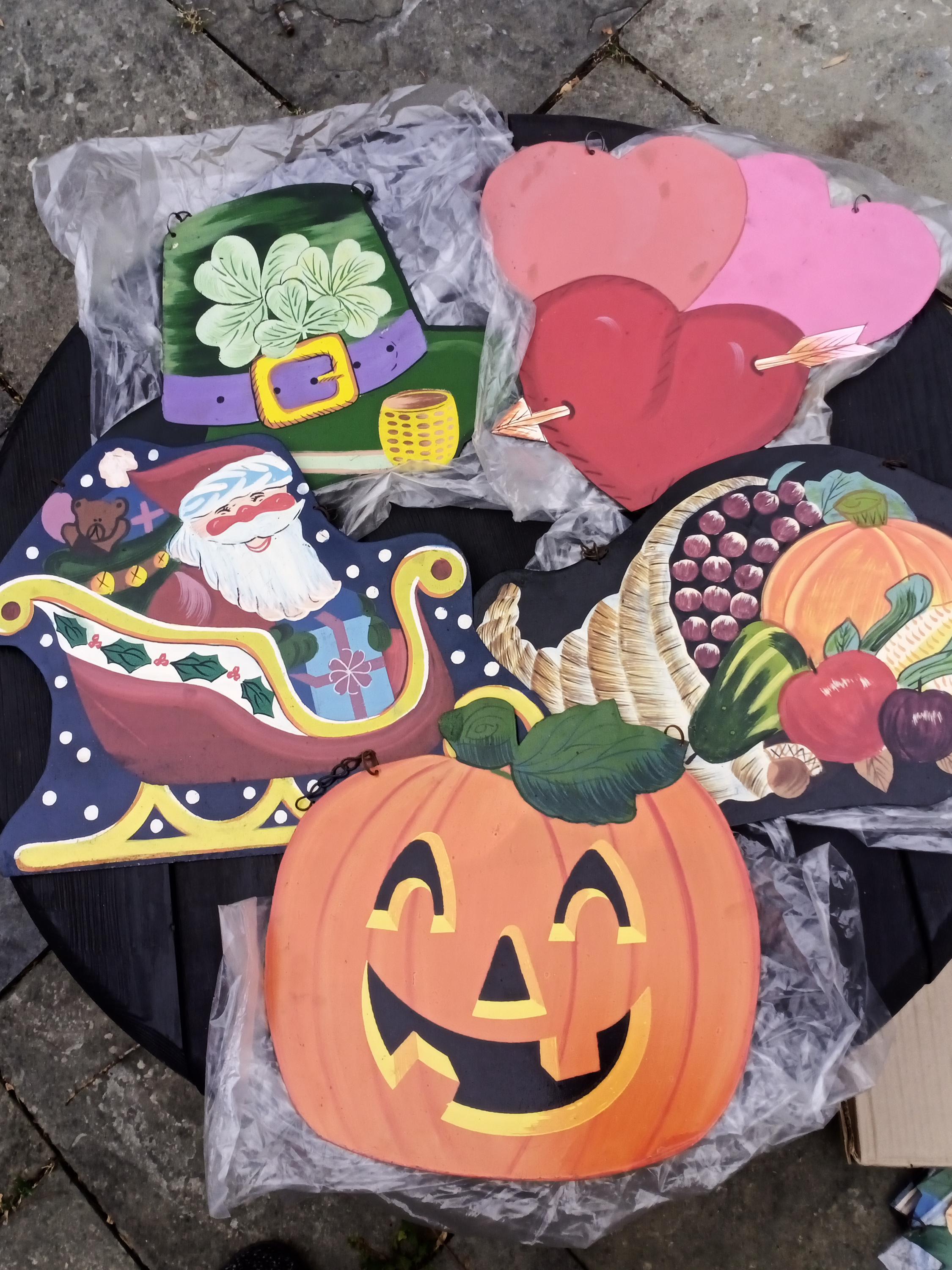 Vintage Metal Lillian Vernon Seasonal Outdoor Hanging Wall Signs