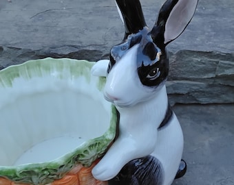Vintage Porcelain Fitz Floyd Black & White Rabbit With Round