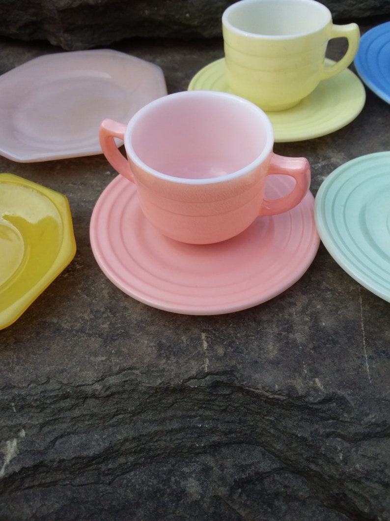 Vintage Hazel Atlas & Akro Agate Child's Tea Set: Multicolor Slag Glass Dishes image 8