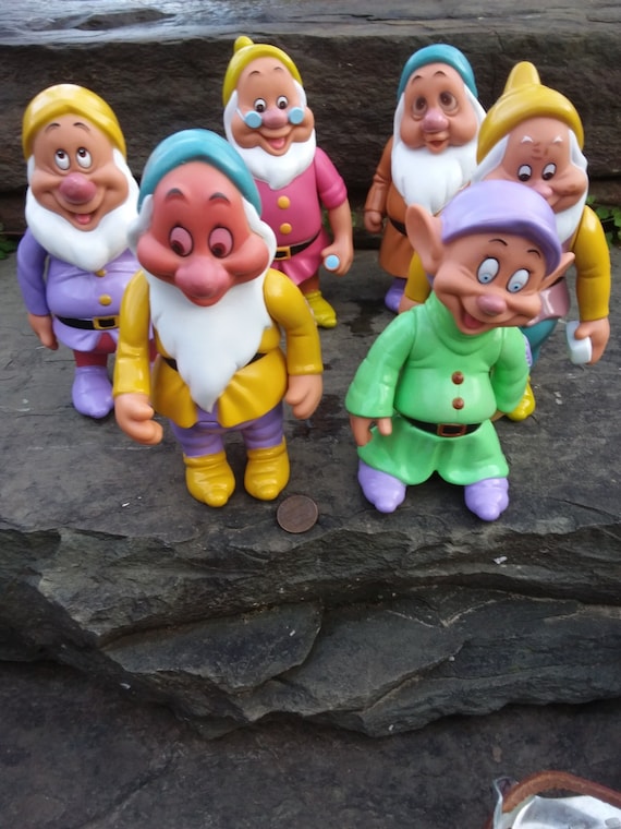 Vintage Disney PVC Snow White Dwarves, Six of Seven, Dwarves Cake