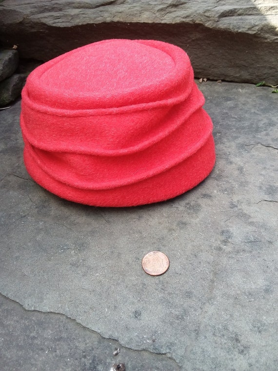 Vintage Woman's Red Wool Felt Pillbox Winter Hat,… - image 1