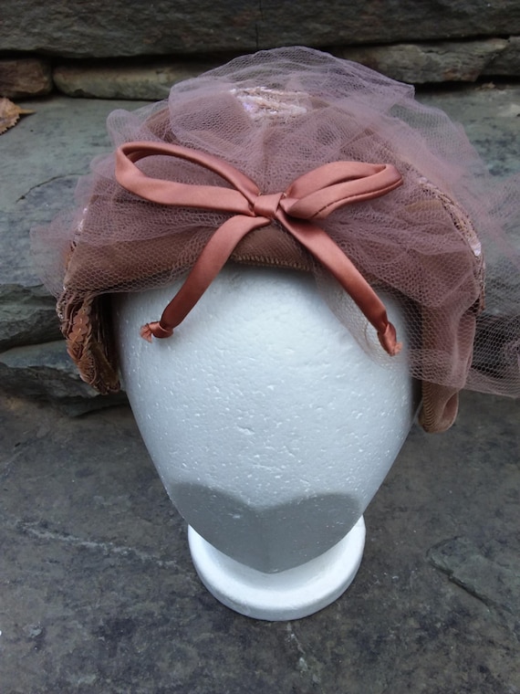 Vintage Brown Velvet Fascinator: 1950s Sequined Veil Half  display picture 2