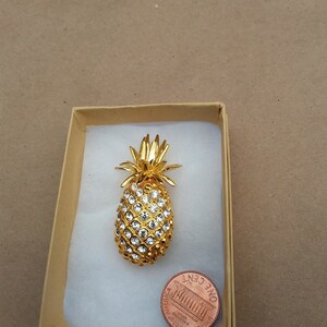 Vintage Gold Tone Clear Rhinestone Pineapple Brooch, Dimensional and Detailed