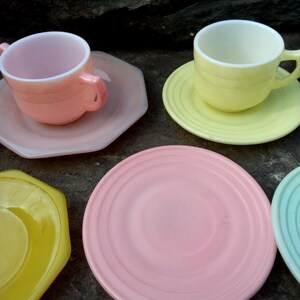 Vintage Hazel Atlas & Akro Agate Child's Tea Set: Multicolor Slag Glass Dishes image 1