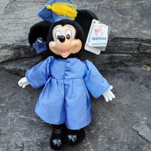 Vintage Applause Mickey Mouse Plush Graduate in Cap & Gown, 1986 imagem 1