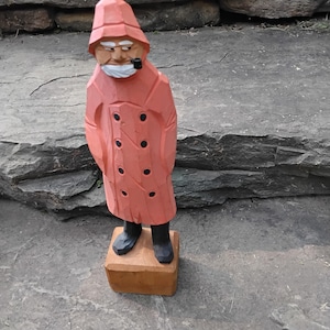 Vintage Carved Wood Weathered Sailor or Sea Captain with Pipe, 12&quot;