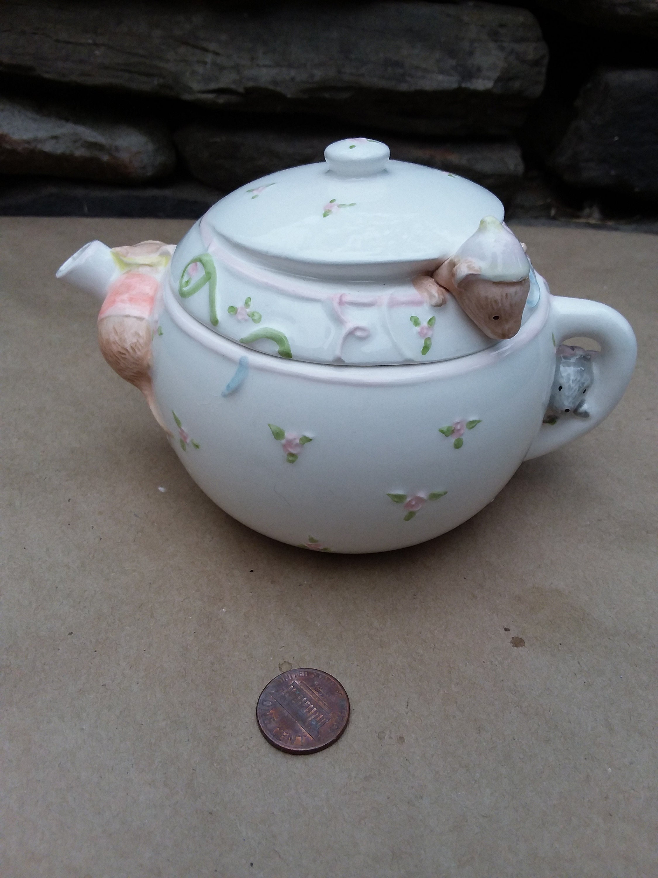 Adorable 1975 Tiny Mouse Themed Porcelain Teapot. Mouse Teapot by