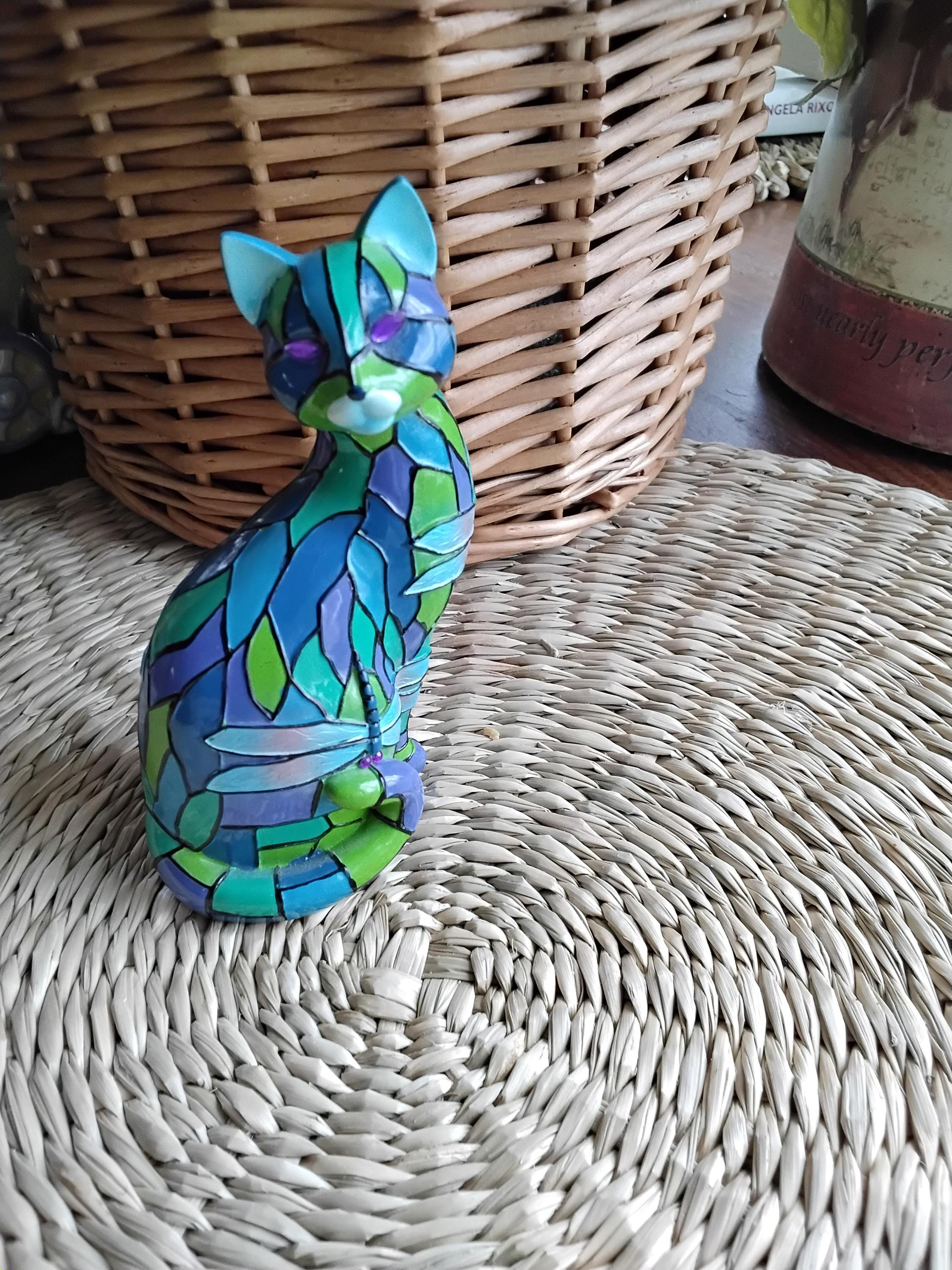 Vintage Dragonfly Cat, Purr-fect Reflection of Tiffany, Hamilton