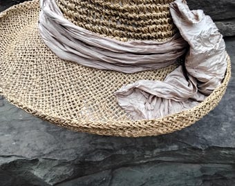 Vintage Louise Green Straw Hat: Wide Brim With Silk Bow  display picture 3