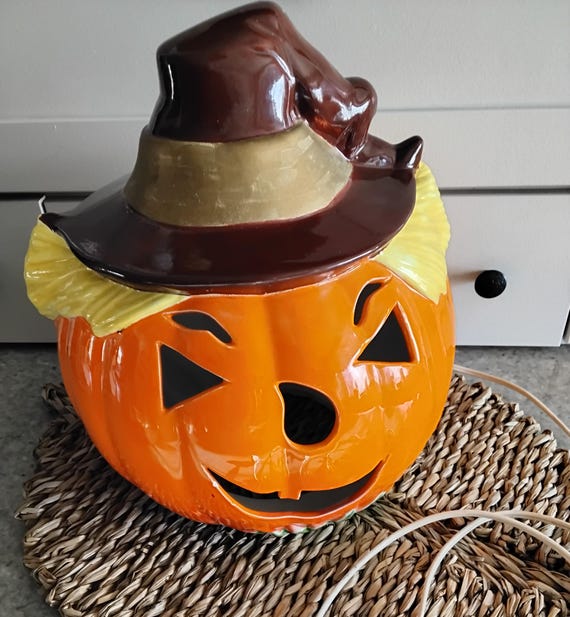 Vintage Ceramic Jack-o-lantern in Witch Hat Light From Mold 1980s