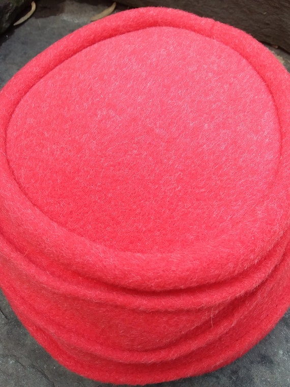 Vintage Woman's Red Wool Felt Pillbox Winter Hat,… - image 7